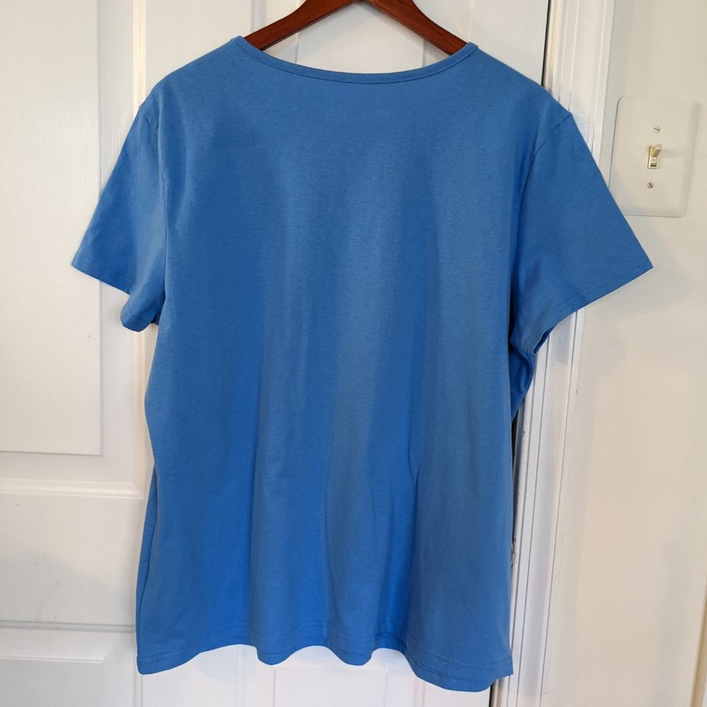 Basic Editions Shorts & 4th of July Top Women's; Tan Shorts XL/Blue Top XXL - Picture 8 of 11